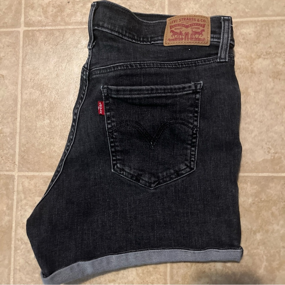 Levi’s mid length stretch cuffed hem gray denim jean shorts - Picture 7 of 8